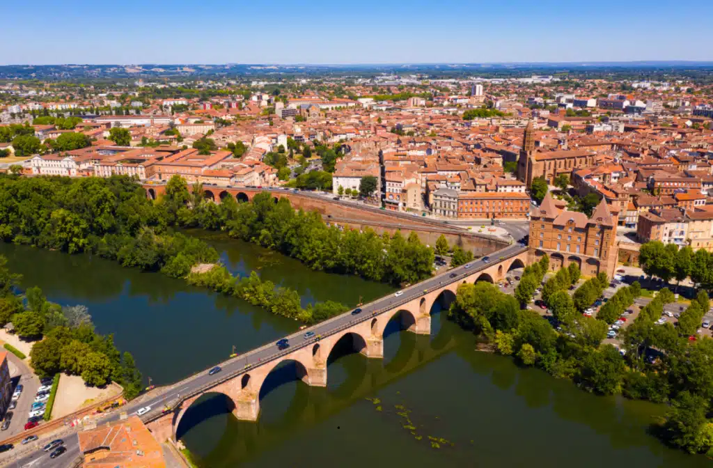 Vue de Montauban pour illustrer une stratégie SEO locale efficace